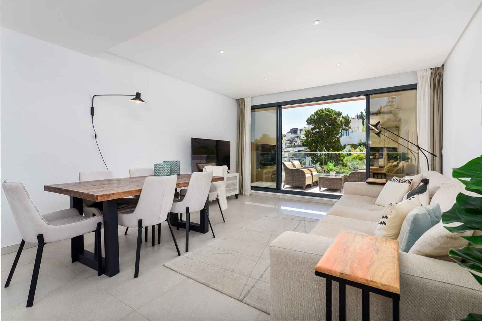 3 soverom Penthouse til salgs i Benahavis med svømmebasseng garasje - € 645 000 (Ref: 9219864)