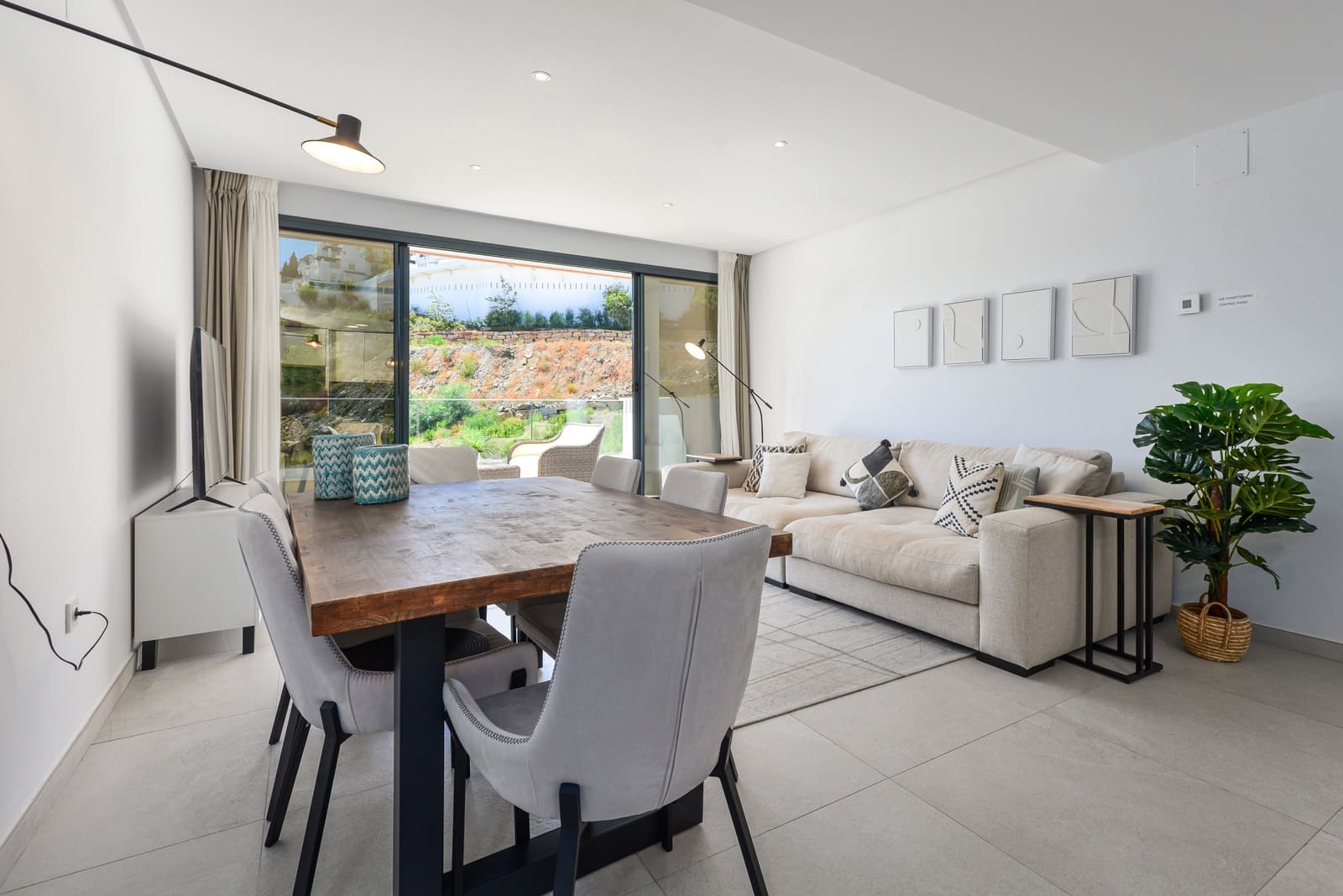 3 soverom Penthouse til salgs i Benahavis med svømmebasseng garasje - € 645 000 (Ref: 9219864)