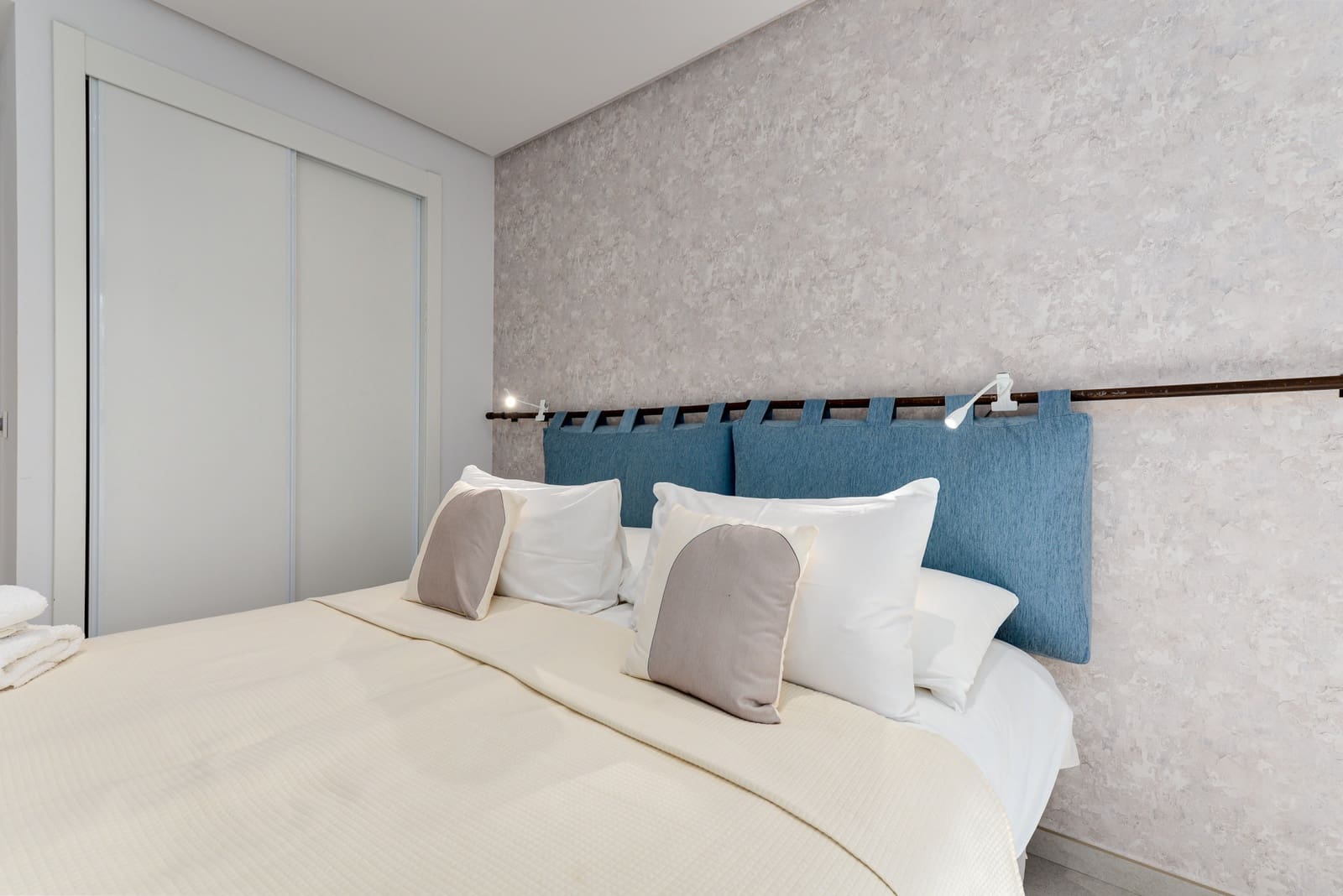 3 soverom Penthouse til salgs i Benahavis med svømmebasseng garasje - € 645 000 (Ref: 9219864)