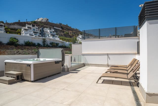 3 soverom Penthouse til salgs i La Quinta, Benahavís med svømmebasseng garasje - € 645 000 (Ref: 9219864)