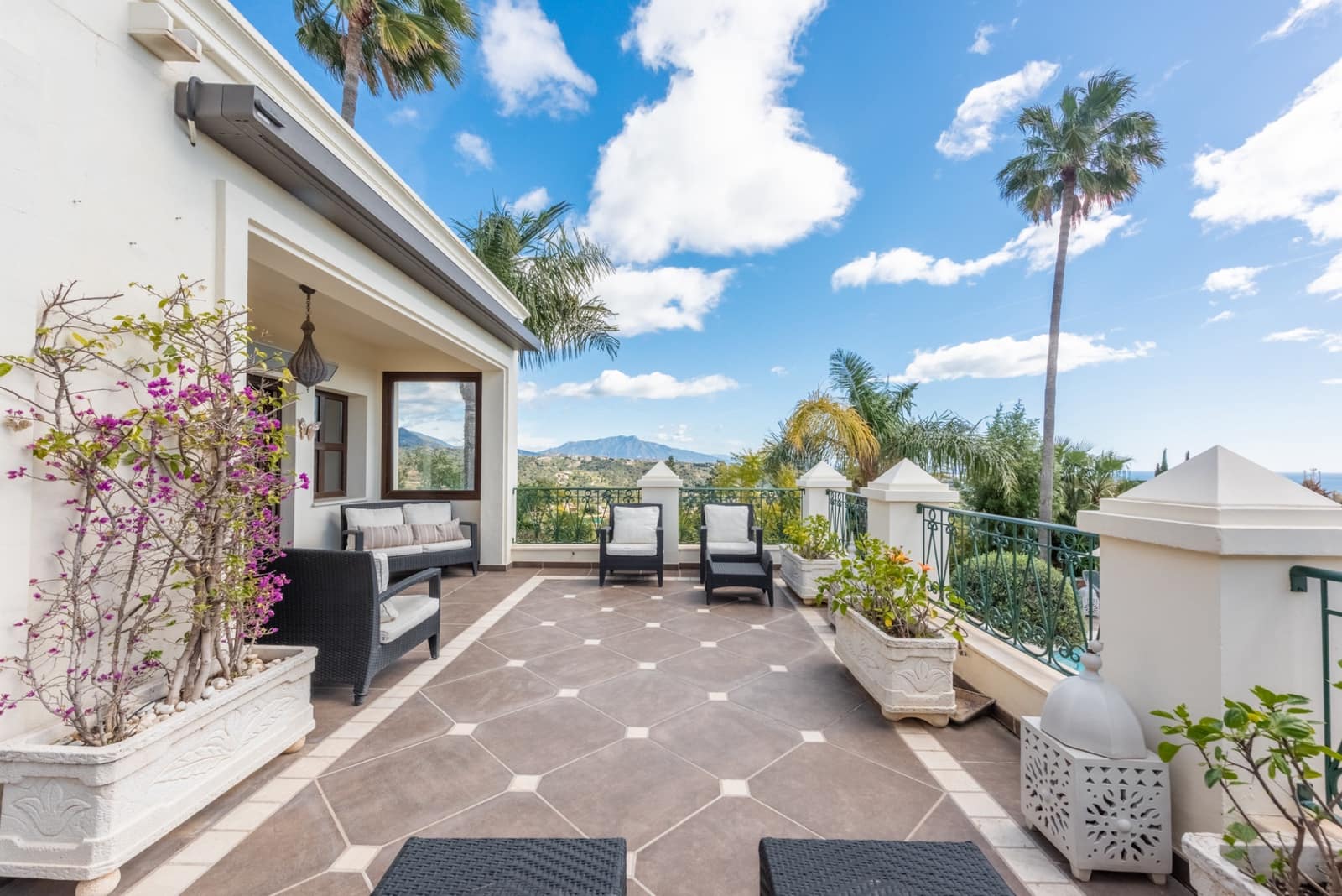 6 soveværelse Villa til salg i Estepona med swimmingpool garage - € 2.995.000 (Ref: 9219865)