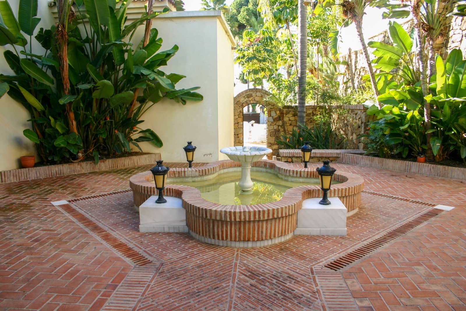 16 slaapkamer Villa te koop in Benahavis met zwembad garage - € 13.950.000 (Ref: 9219867)