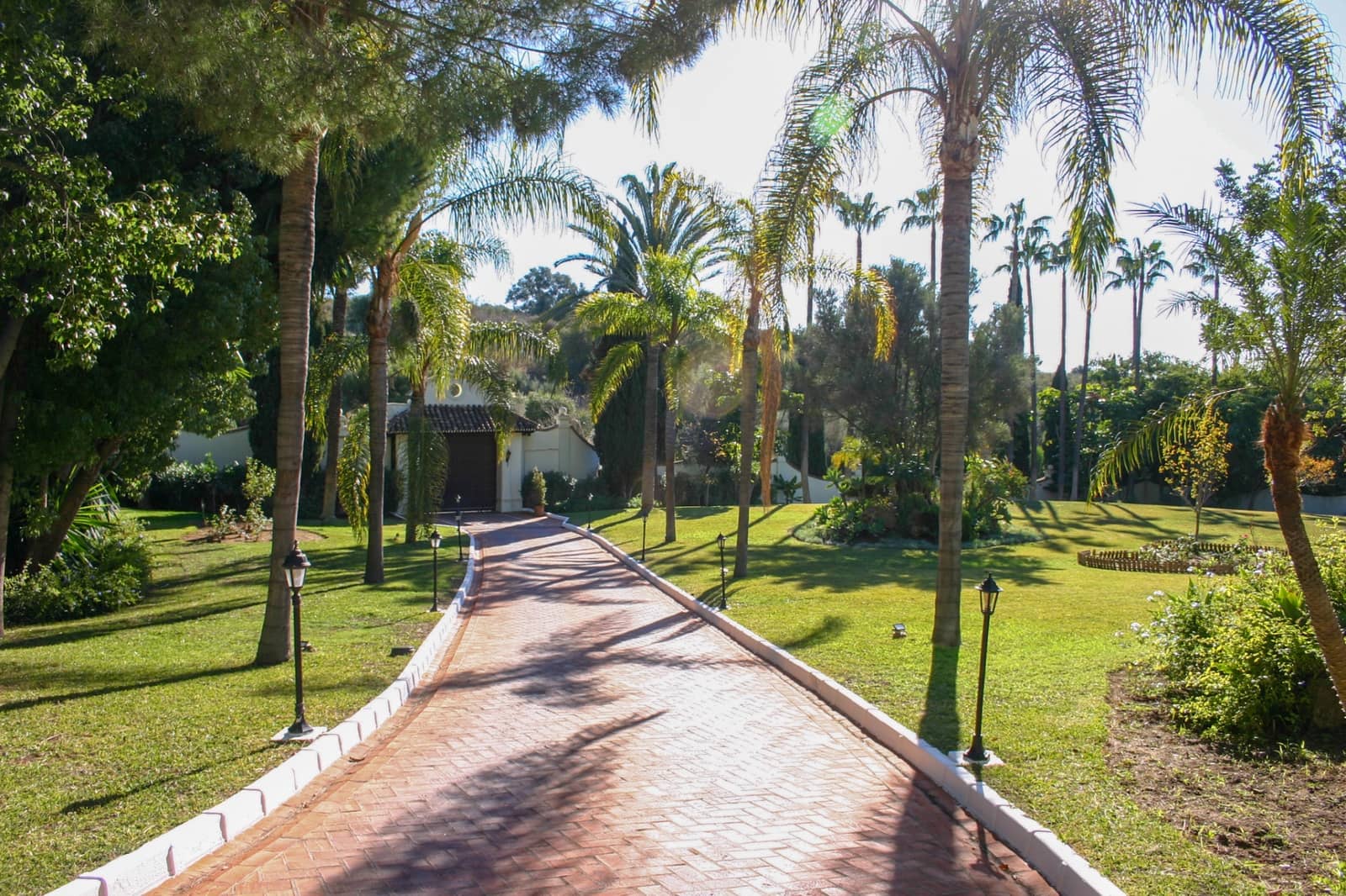 16 slaapkamer Villa te koop in Benahavis met zwembad garage - € 13.950.000 (Ref: 9219867)