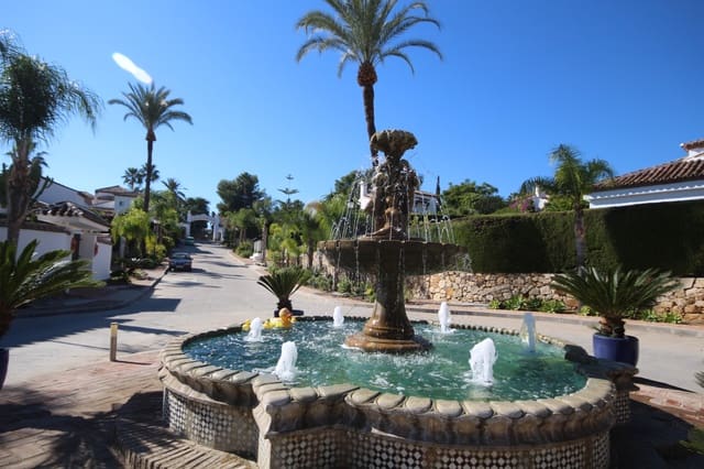 Działka budowlana na sprzedaż w Los Naranjos, Marbella - 865 000 € (Ref: 9219869)