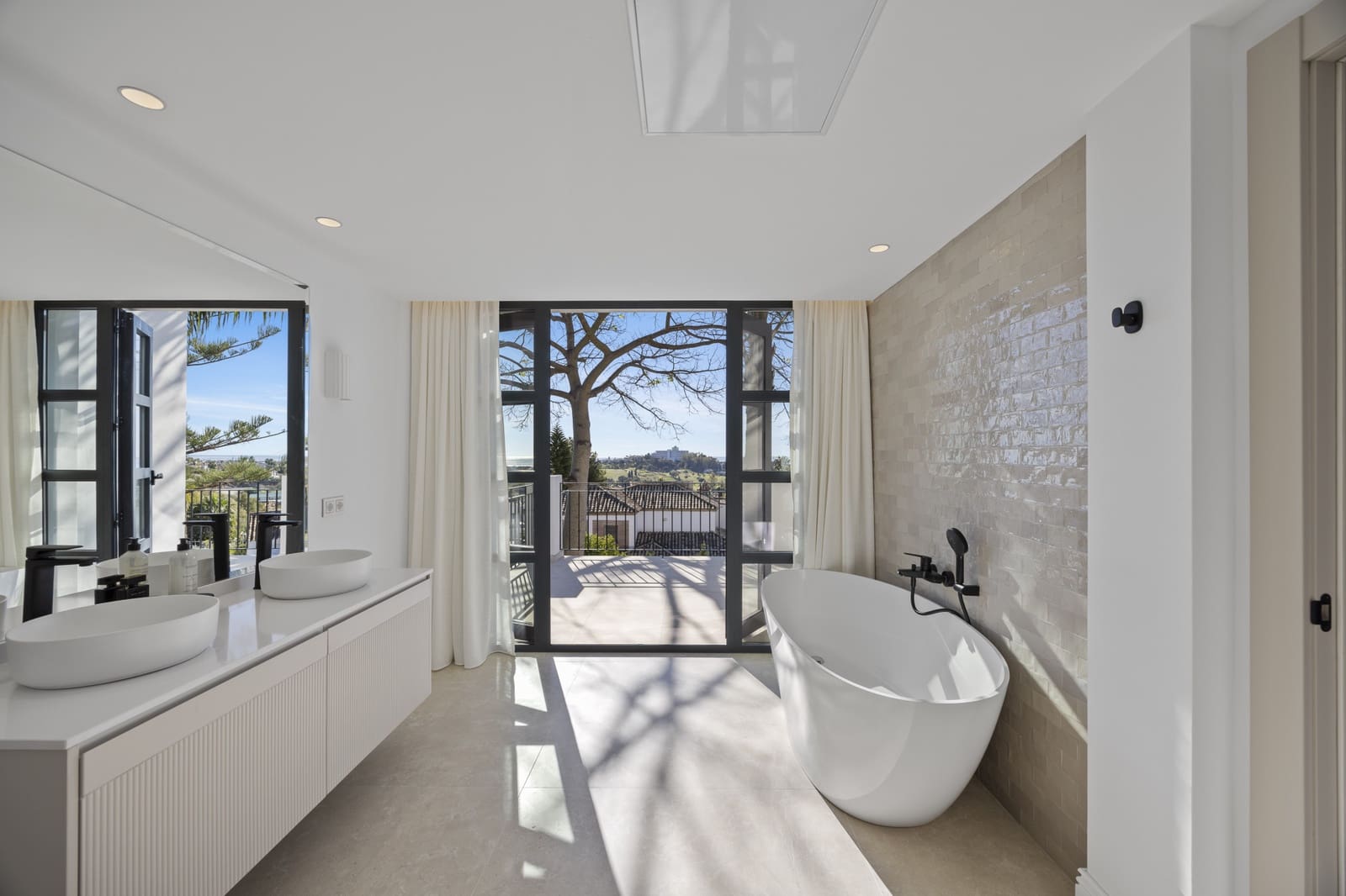 5 sypialnia Willa na sprzedaż w Benahavis z basenem garażem - 5 225 000 € (Ref: 9219870)