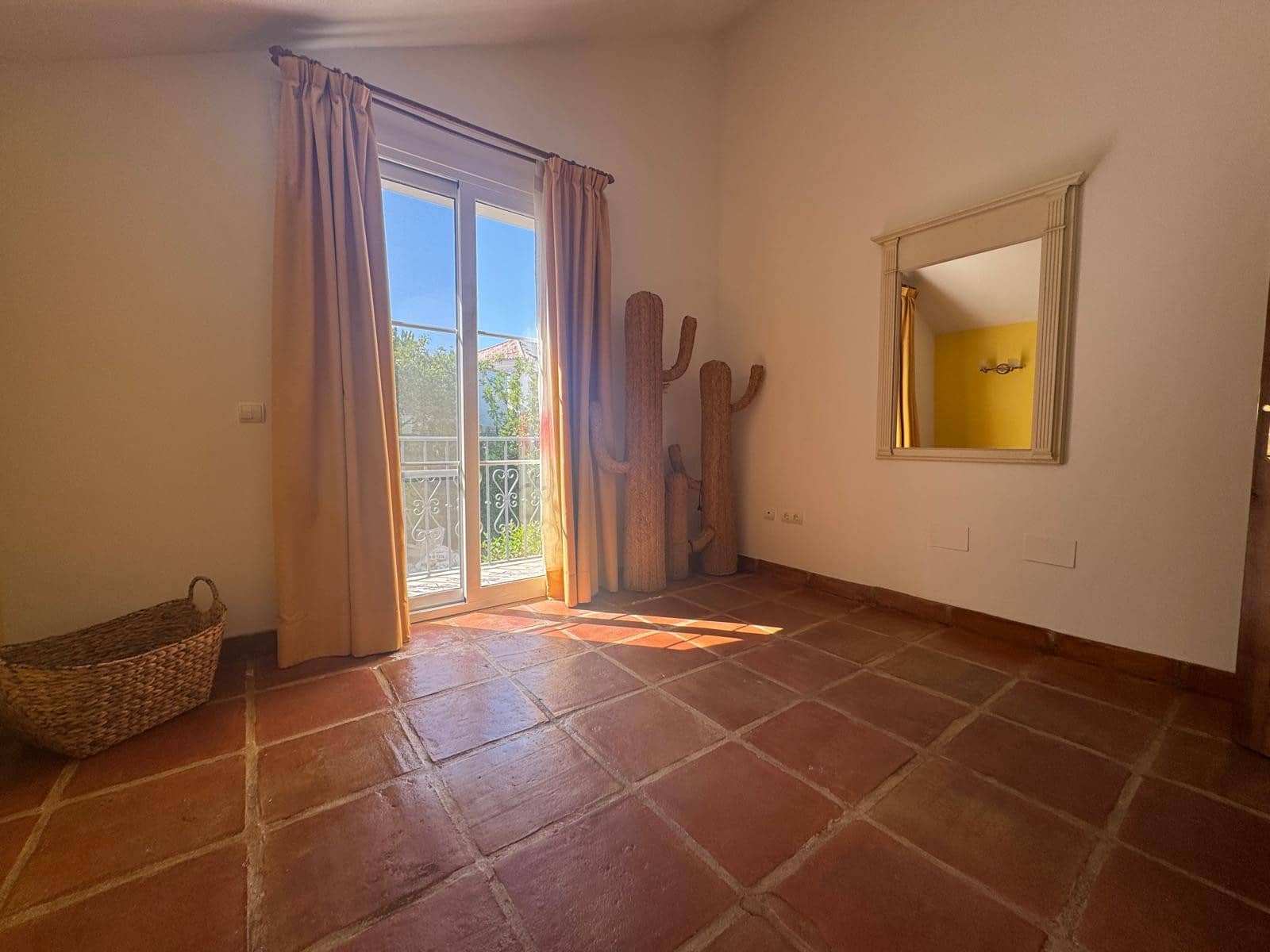 3 soverom Villa til salgs i Istan med svømmebasseng garasje - € 1 595 000 (Ref: 9219877)