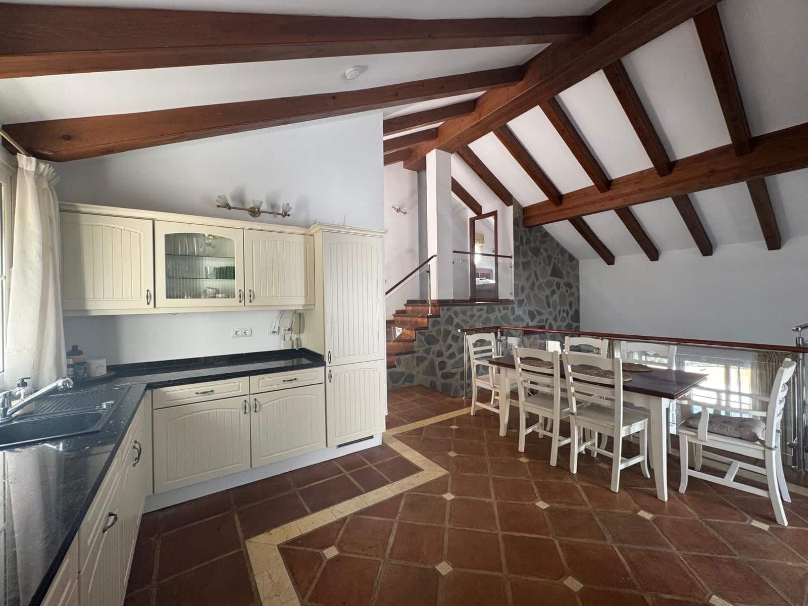 3 soverom Villa til salgs i Istan med svømmebasseng garasje - € 1 595 000 (Ref: 9219877)