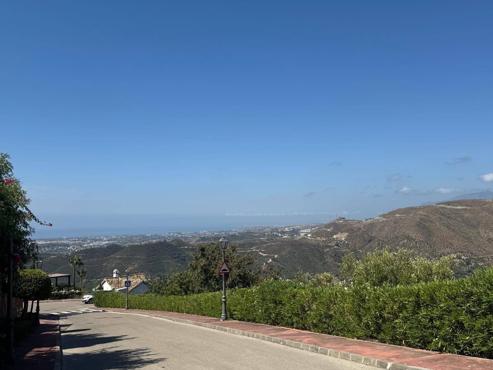 3 soverom Villa til salgs i Istan med svømmebasseng garasje - € 1 595 000 (Ref: 9219877)