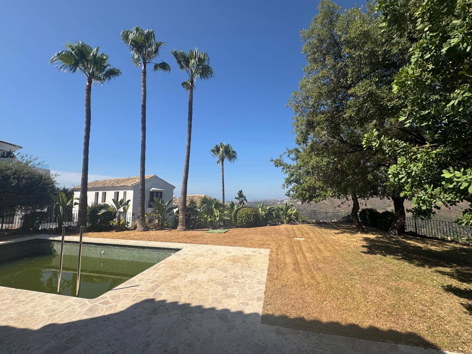 3 soverom Villa til salgs i Istan med svømmebasseng garasje - € 1 595 000 (Ref: 9219877)