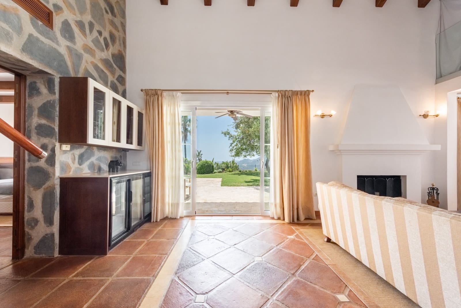 3 slaapkamer Villa te koop in Istan met zwembad garage - € 1.595.000 (Ref: 9219877)
