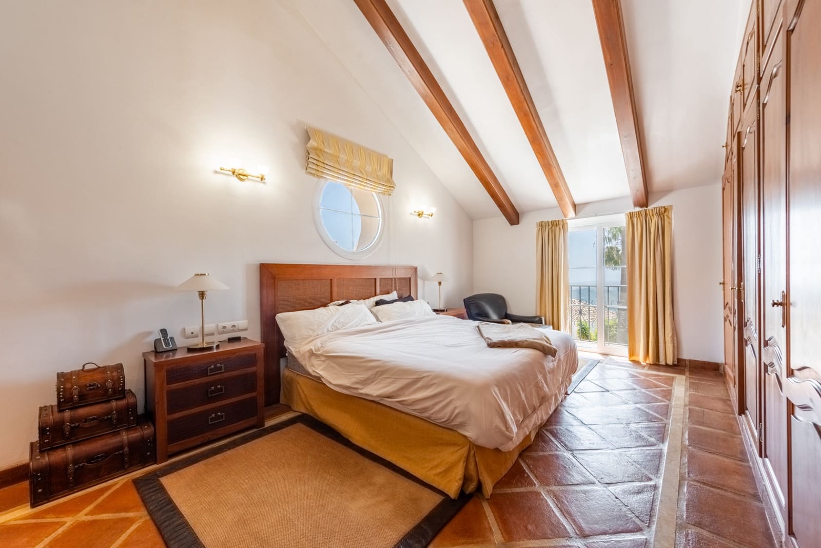 3 slaapkamer Villa te koop in Istan met zwembad garage - € 1.595.000 (Ref: 9219877)