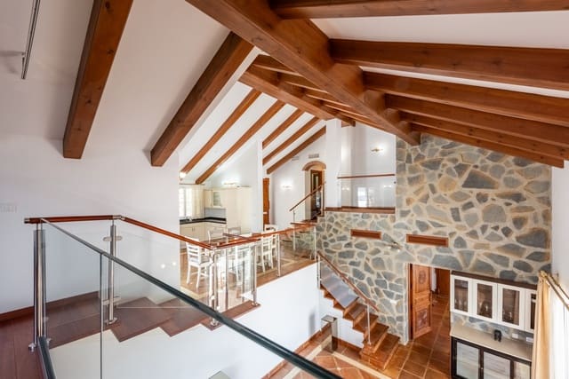 3 chambre Villa/Maison à vendre à Istán avec piscine garage - 1 595 000 € (Ref: 9219877)