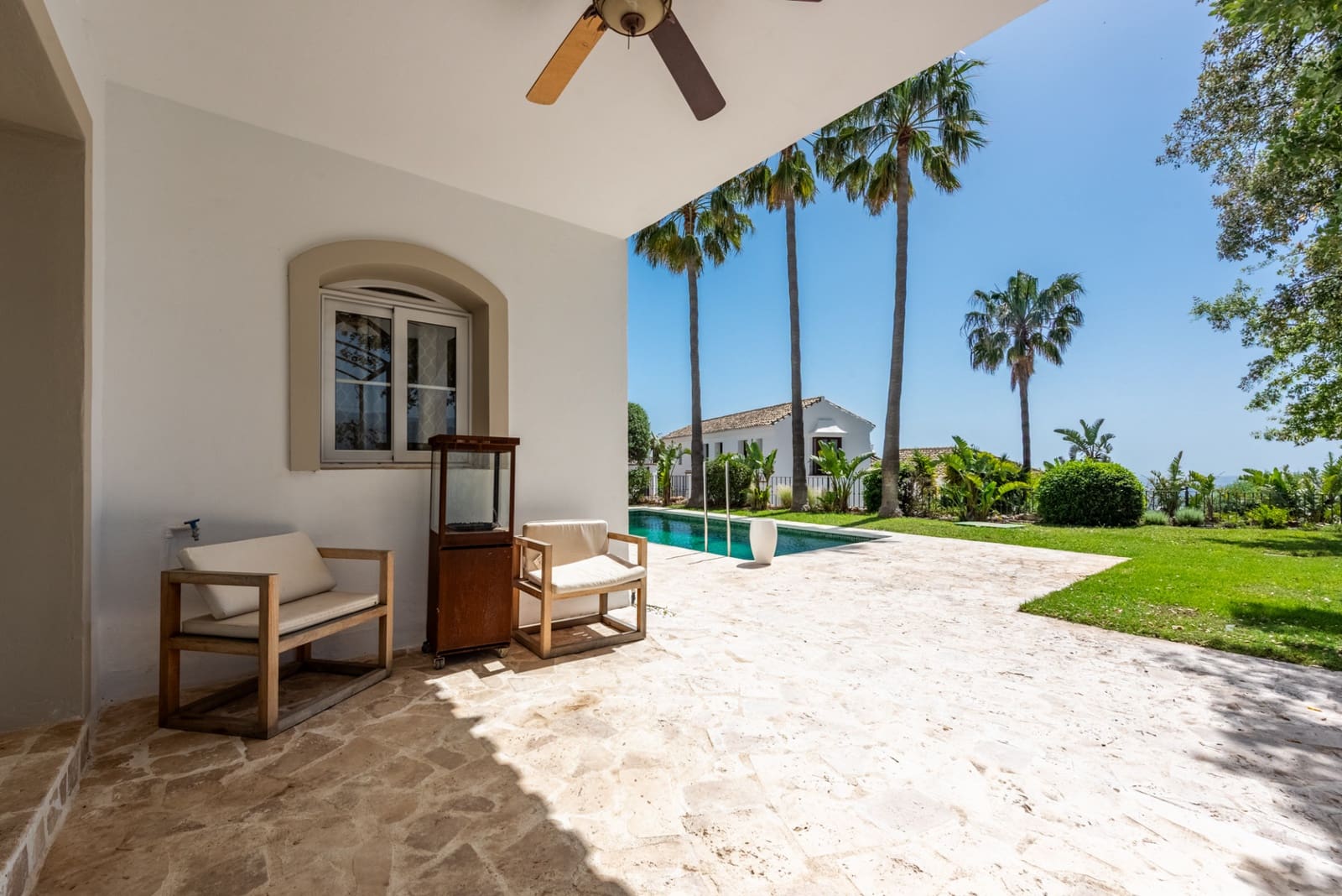 3 slaapkamer Villa te koop in Istan met zwembad garage - € 1.595.000 (Ref: 9219877)