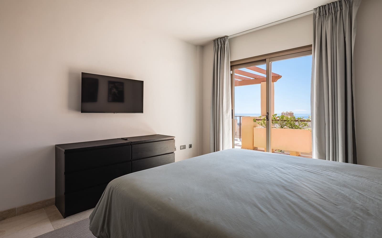 3 bedroom Penthouse for sale in Benahavis with pool garage - € 795,000 (Ref: 9219878)