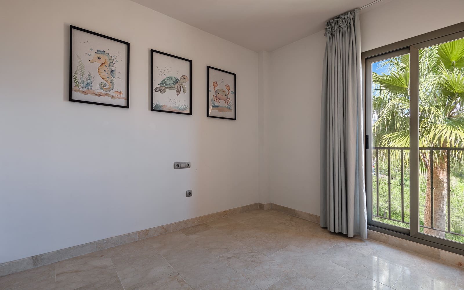 3 bedroom Penthouse for sale in Benahavis with pool garage - € 795,000 (Ref: 9219878)