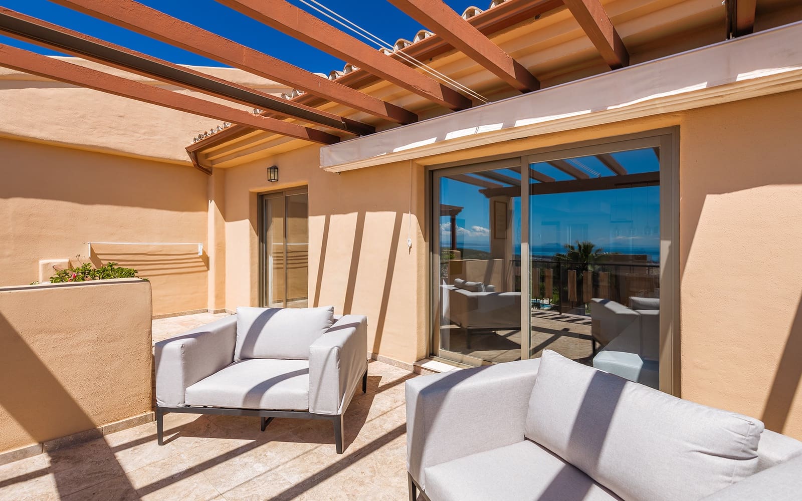 3 bedroom Penthouse for sale in Benahavis with pool garage - € 795,000 (Ref: 9219878)