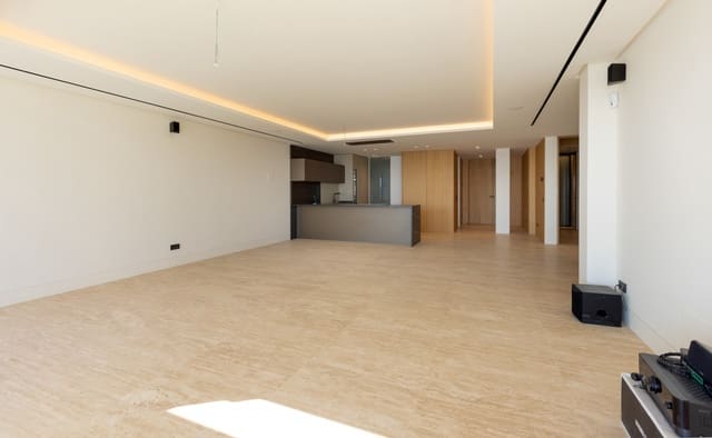 2 soverom Leilighet til salgs i Centro, Estepona med svømmebasseng garasje - € 2 310 000 (Ref: 9219879)