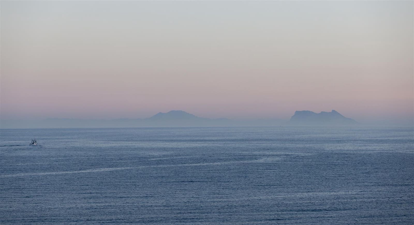 2 soveværelse Lejlighed til salg i Estepona med swimmingpool garage - € 2.310.000 (Ref: 9219879)