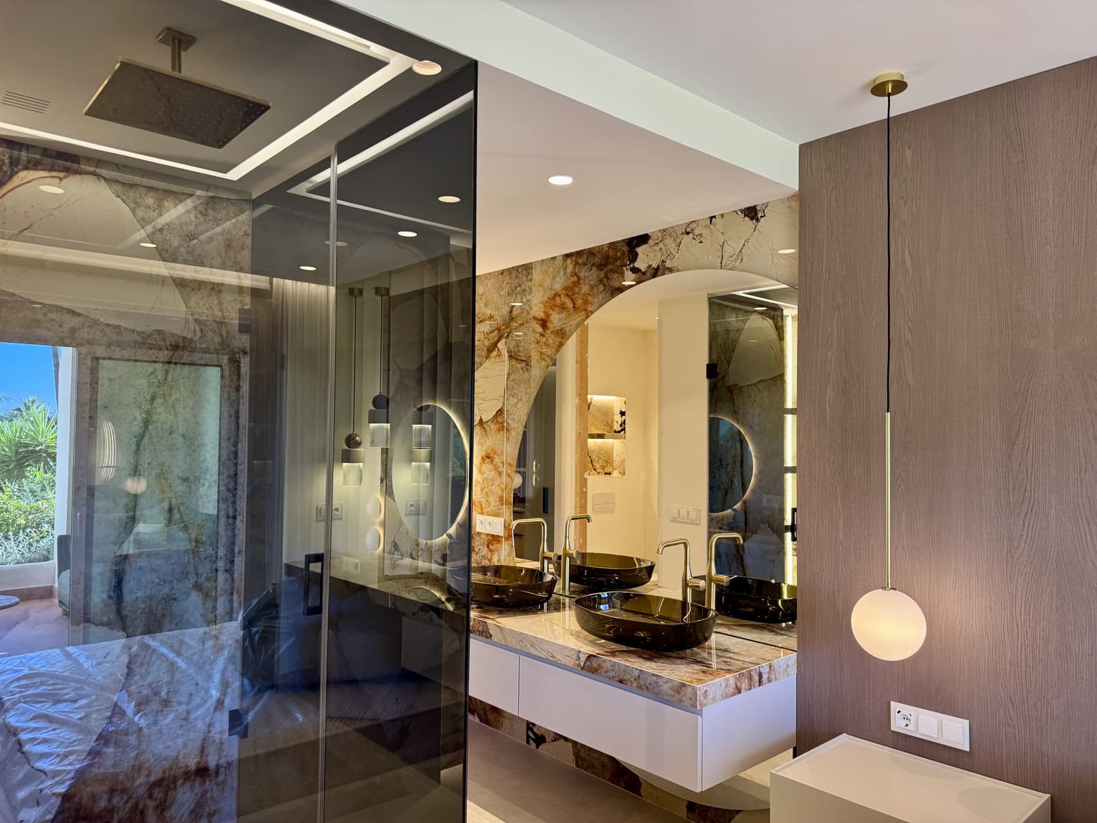 3 bedroom Apartment for sale in Estepona with pool garage - € 1,995,000 (Ref: 9219880)