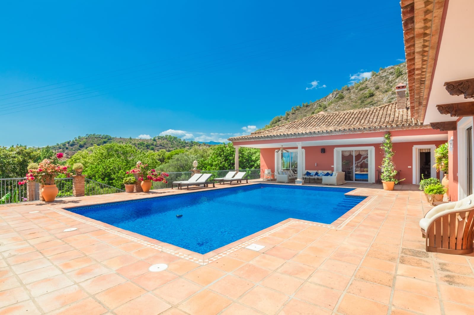 10 soverom Villa til salgs i Marbella med svømmebasseng garasje - € 8 000 000 (Ref: 9239807)