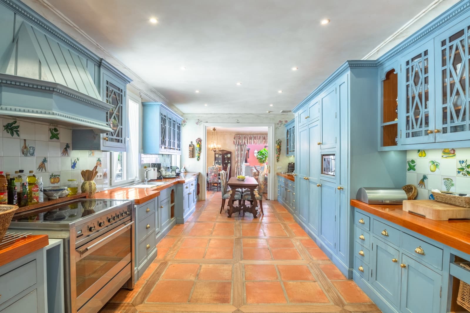 10 soverom Villa til salgs i Marbella med svømmebasseng garasje - € 8 000 000 (Ref: 9239807)