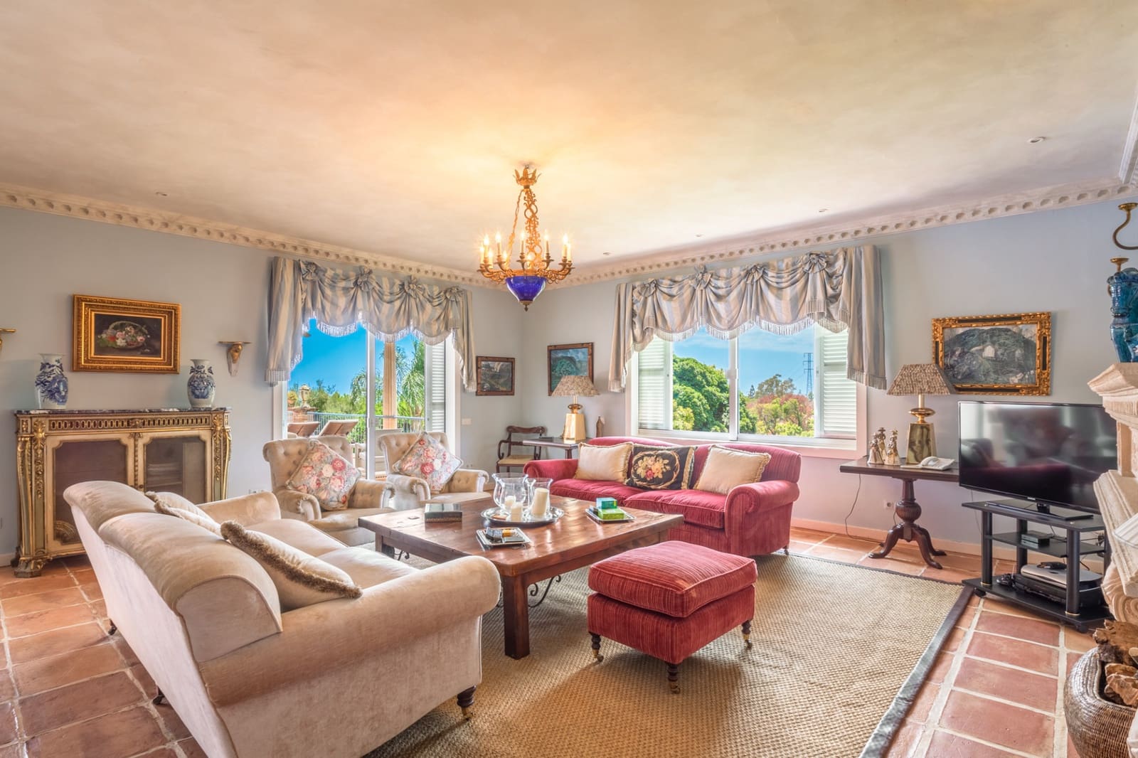 10 soverom Villa til salgs i Marbella med svømmebasseng garasje - € 8 000 000 (Ref: 9239807)