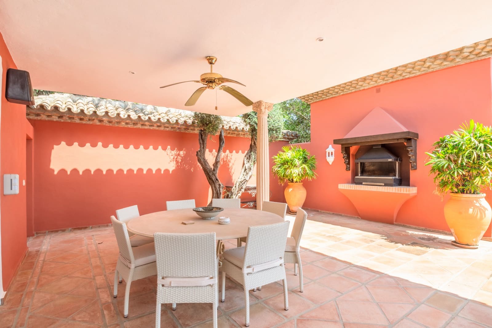 10 soverom Villa til salgs i Marbella med svømmebasseng garasje - € 8 000 000 (Ref: 9239807)