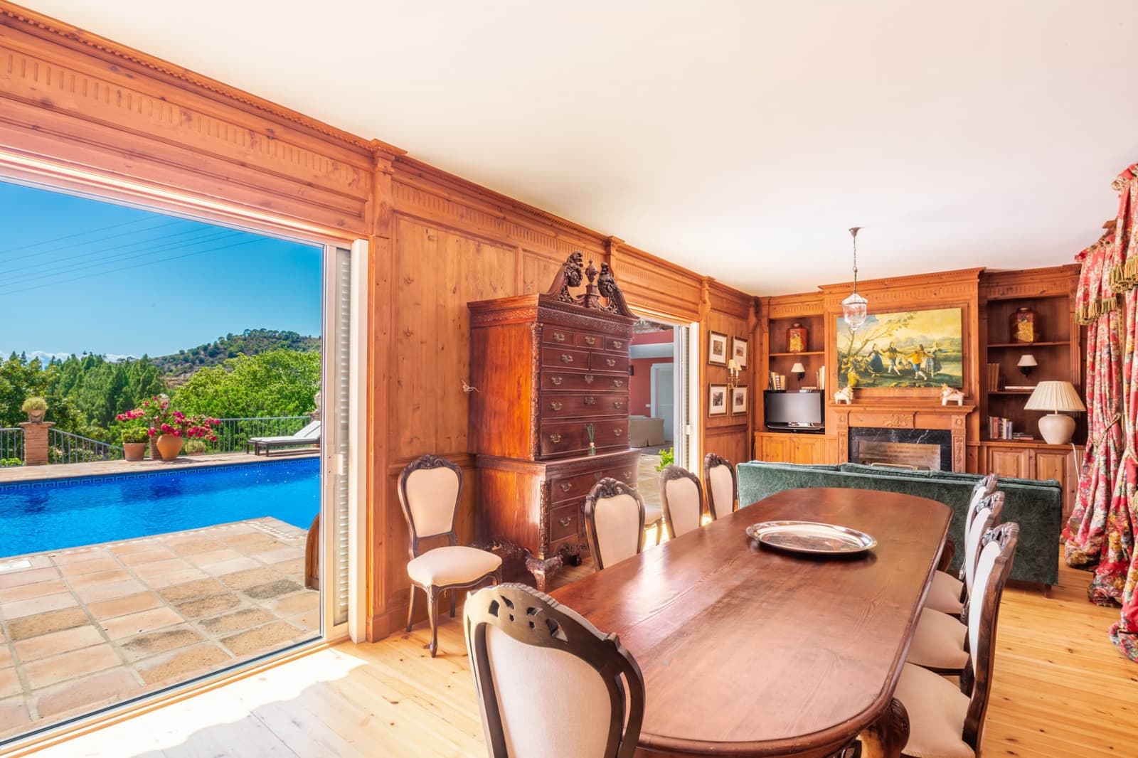 10 soverom Villa til salgs i Marbella med svømmebasseng garasje - € 8 000 000 (Ref: 9239807)