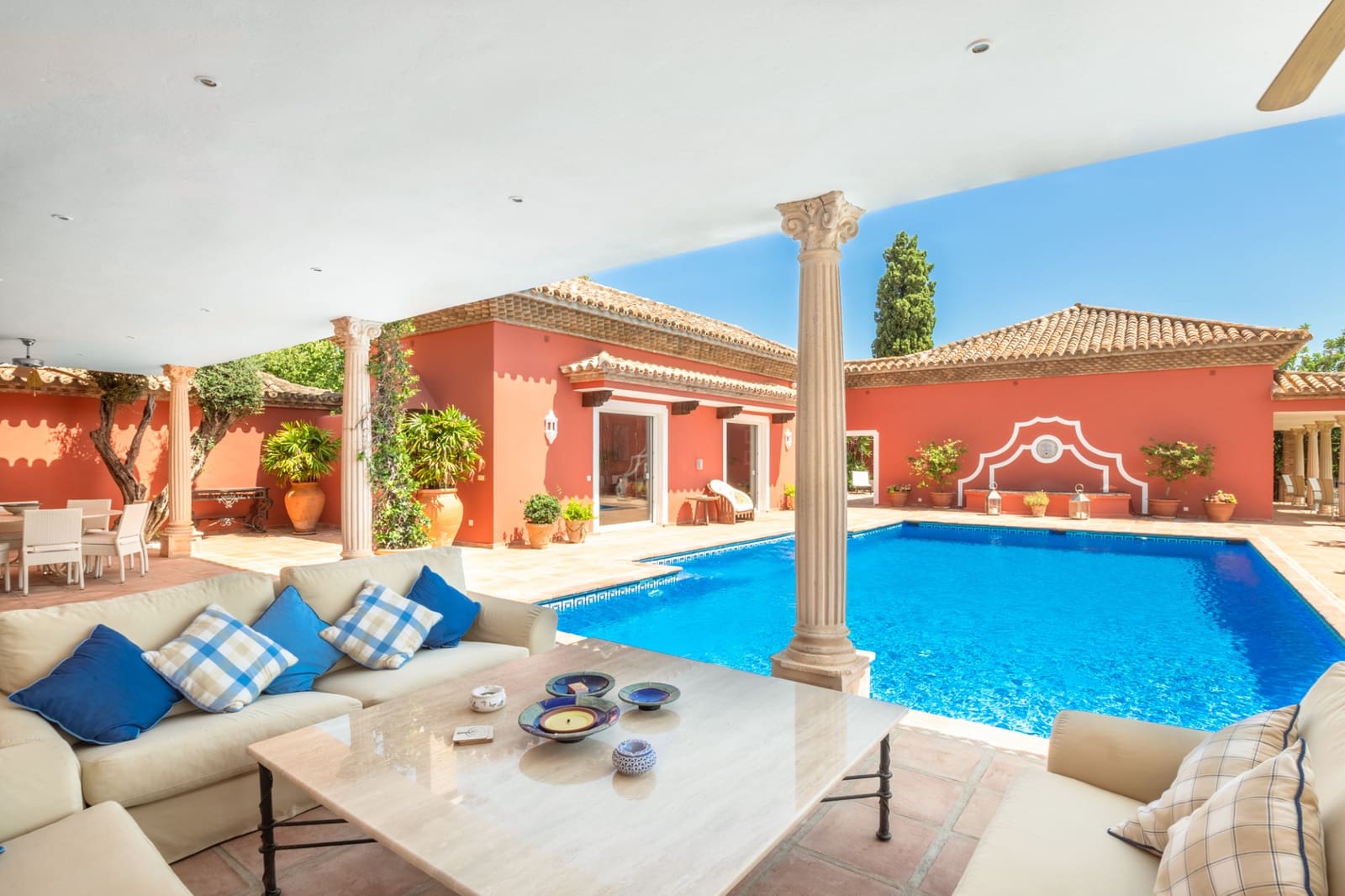 10 soverom Villa til salgs i Marbella med svømmebasseng garasje - € 8 000 000 (Ref: 9239807)