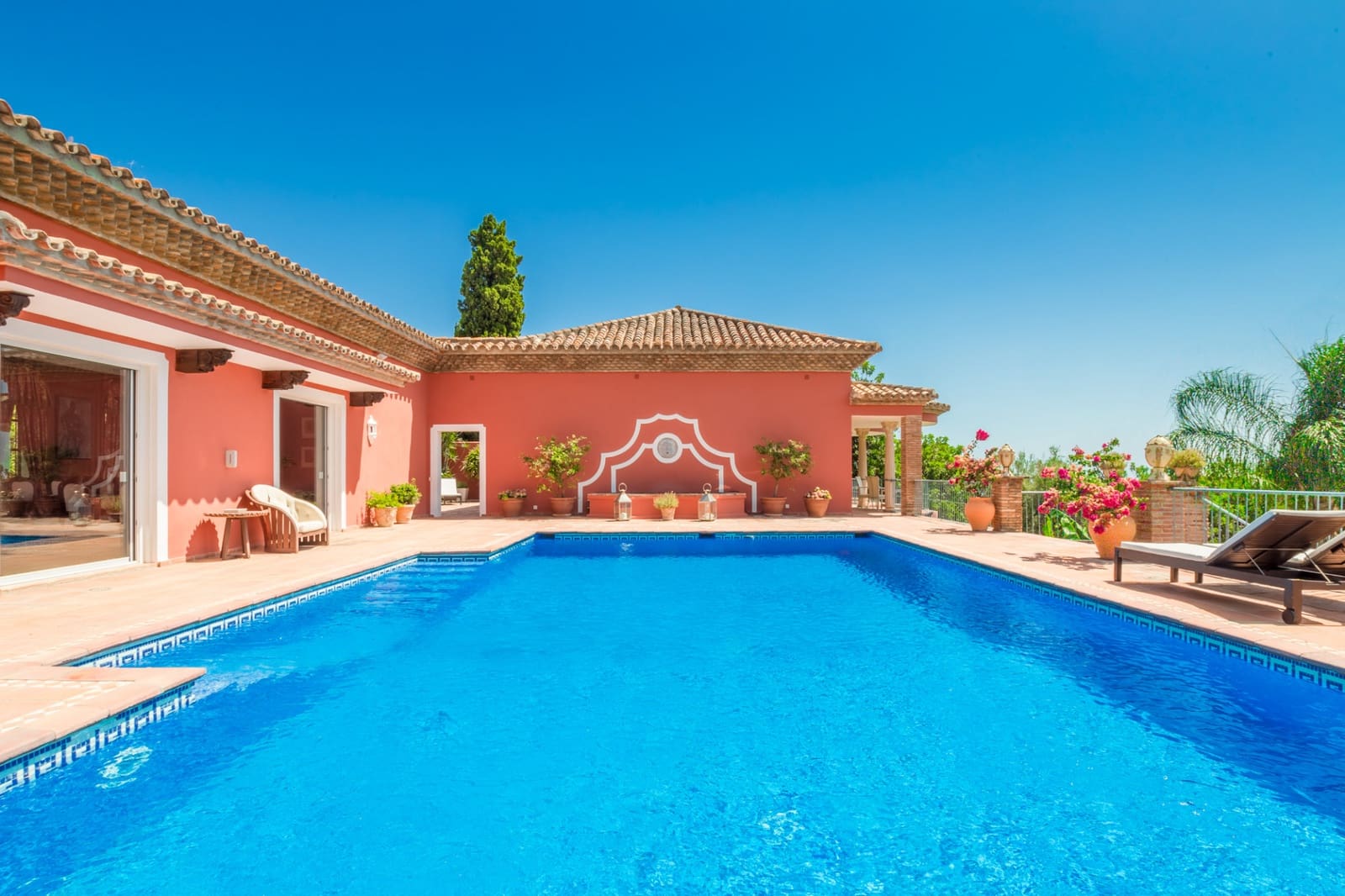 10 soverom Villa til salgs i Marbella med svømmebasseng garasje - € 8 000 000 (Ref: 9239807)