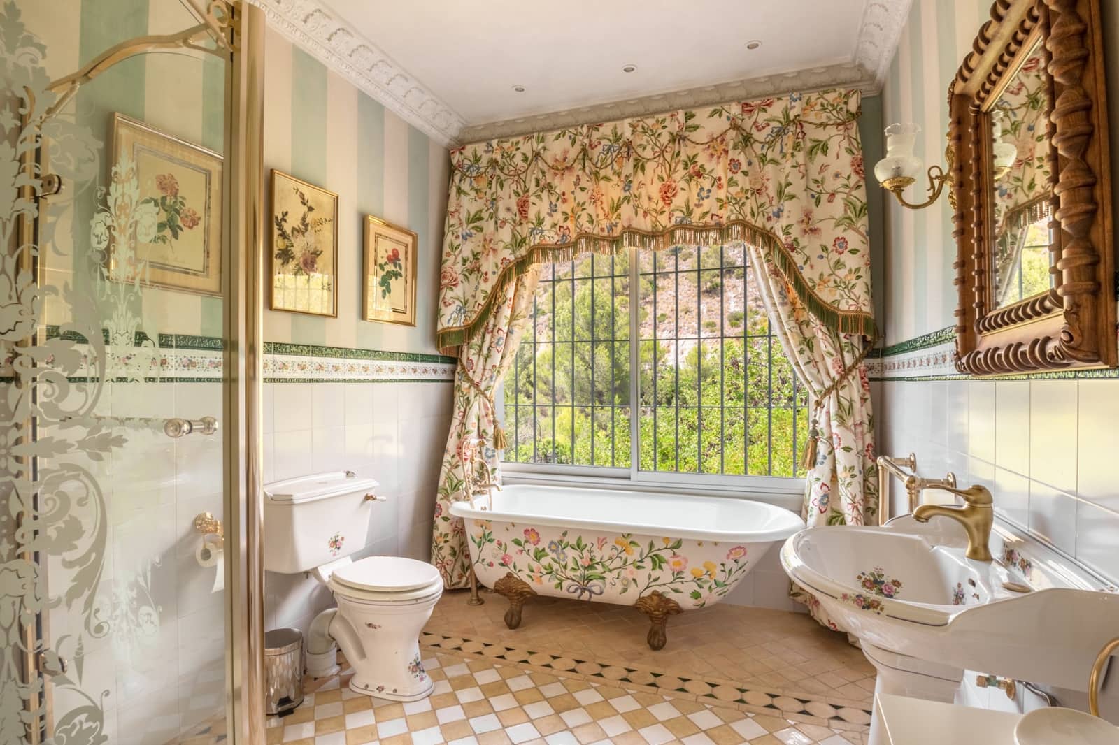 10 soverom Villa til salgs i Marbella med svømmebasseng garasje - € 8 000 000 (Ref: 9239807)