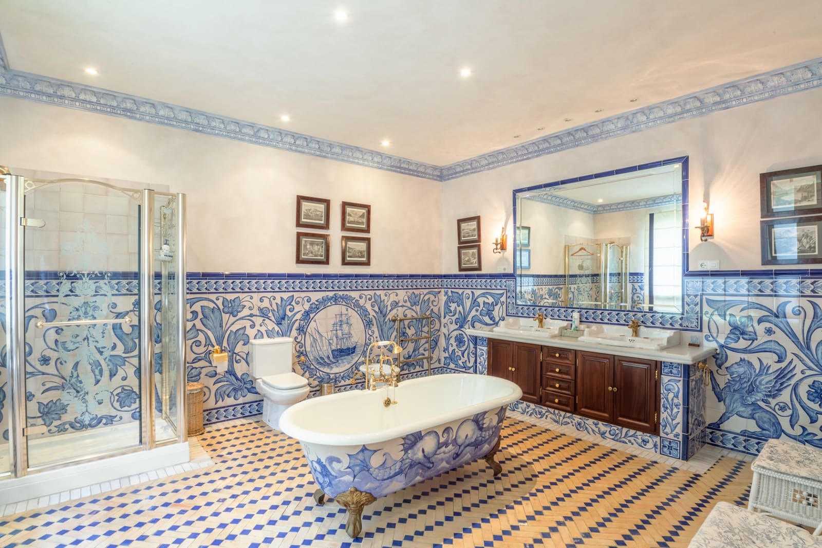 10 soverom Villa til salgs i Marbella med svømmebasseng garasje - € 8 000 000 (Ref: 9239807)