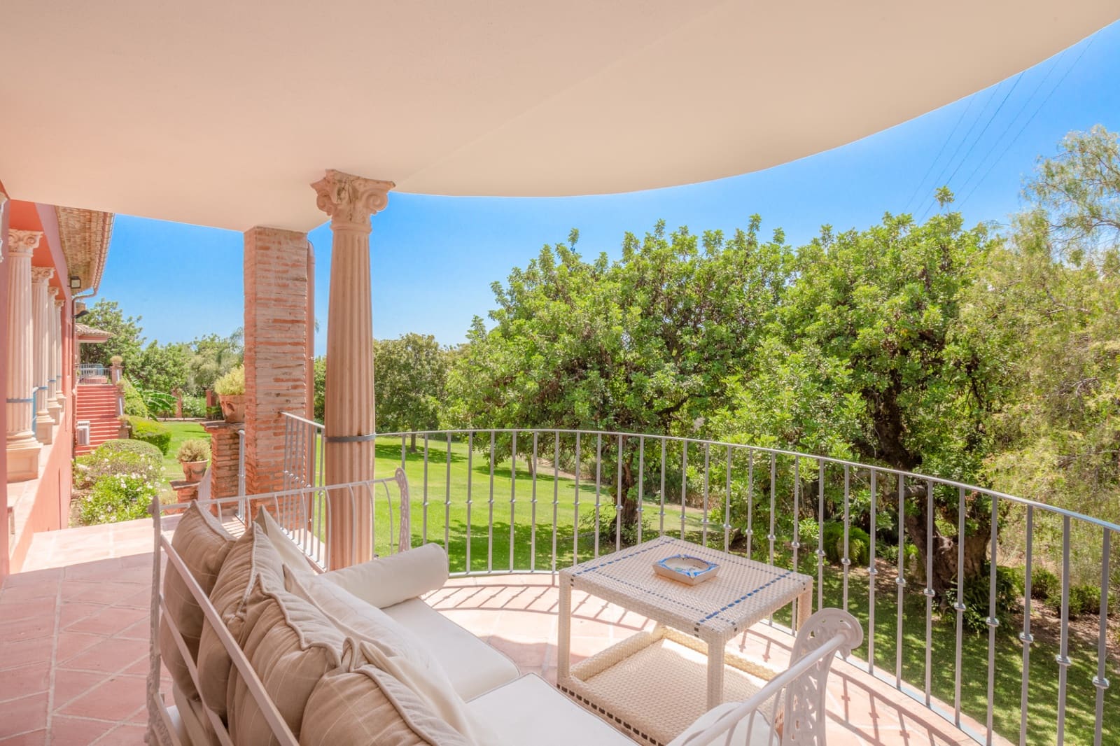 10 soverom Villa til salgs i Marbella med svømmebasseng garasje - € 8 000 000 (Ref: 9239807)