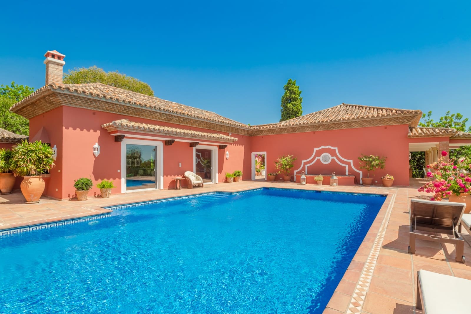 10 soverom Villa til salgs i Marbella med svømmebasseng garasje - € 8 000 000 (Ref: 9239807)