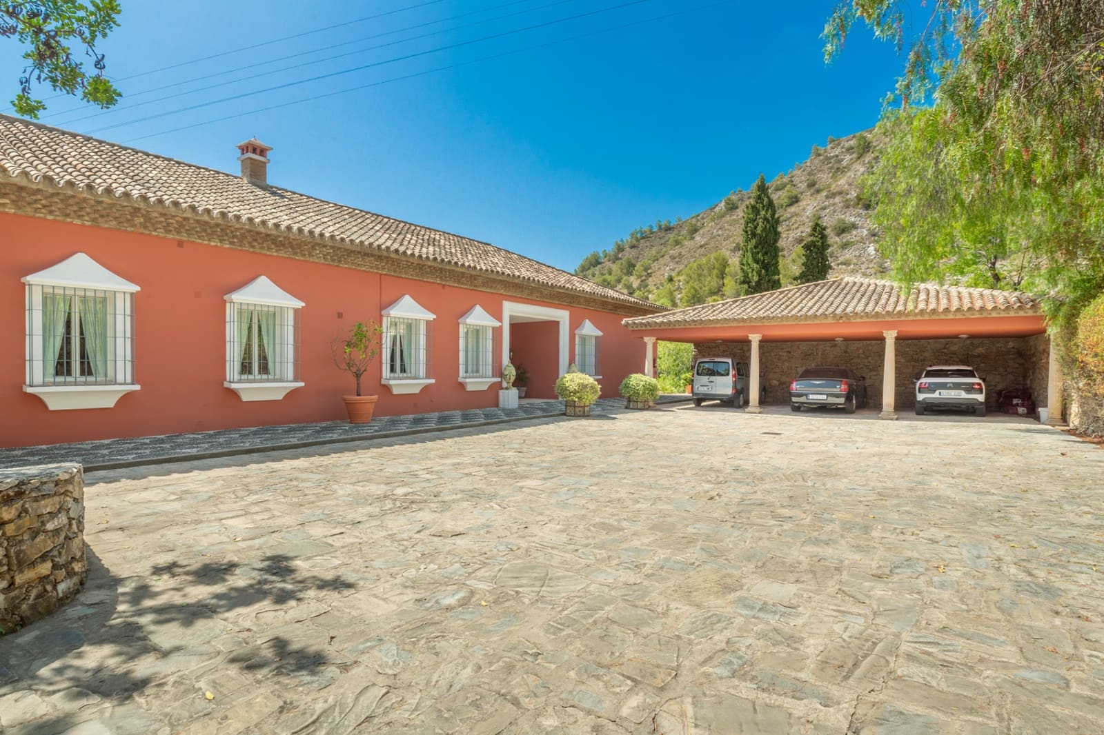 10 soverom Villa til salgs i Marbella med svømmebasseng garasje - € 8 000 000 (Ref: 9239807)
