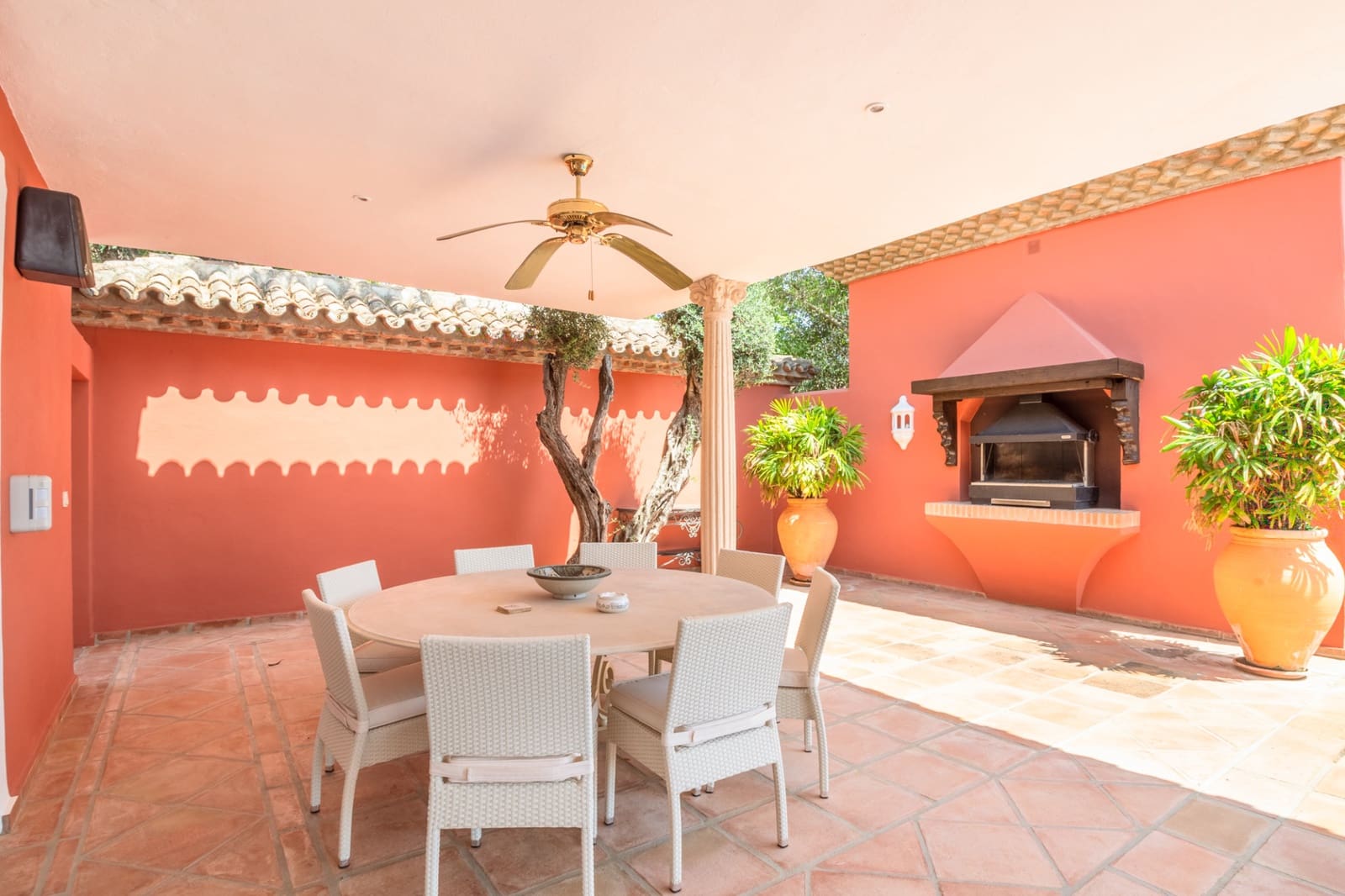 10 bedroom Villa for sale in Marbella with pool garage - € 8,000,000 (Ref: 9239807)