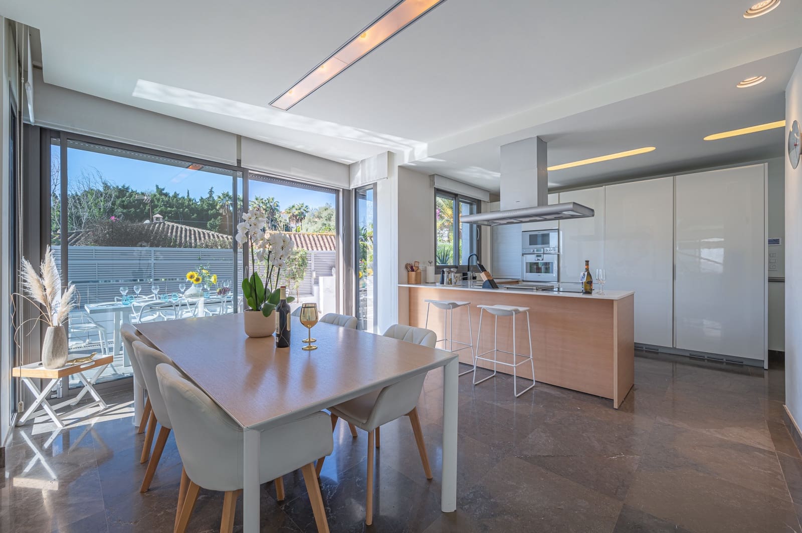 4 Zimmer Villa zu verkaufen in Marbella mit Pool Garage - 2.450.000 € (Ref: 9239809)