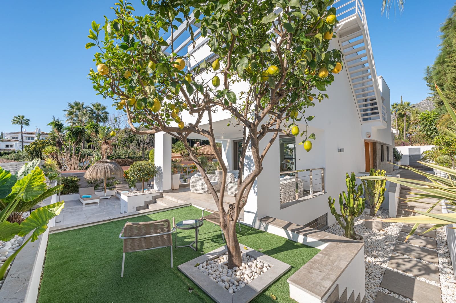 4 Zimmer Villa zu verkaufen in Marbella mit Pool Garage - 2.450.000 € (Ref: 9239809)