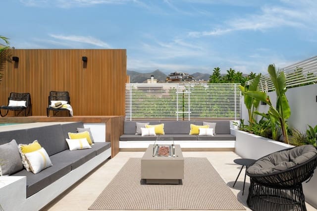 3 bedroom Penthouse for sale in Casco Antiguo, Marbella with pool garage - € 2,275,000 (Ref: 9239812)
