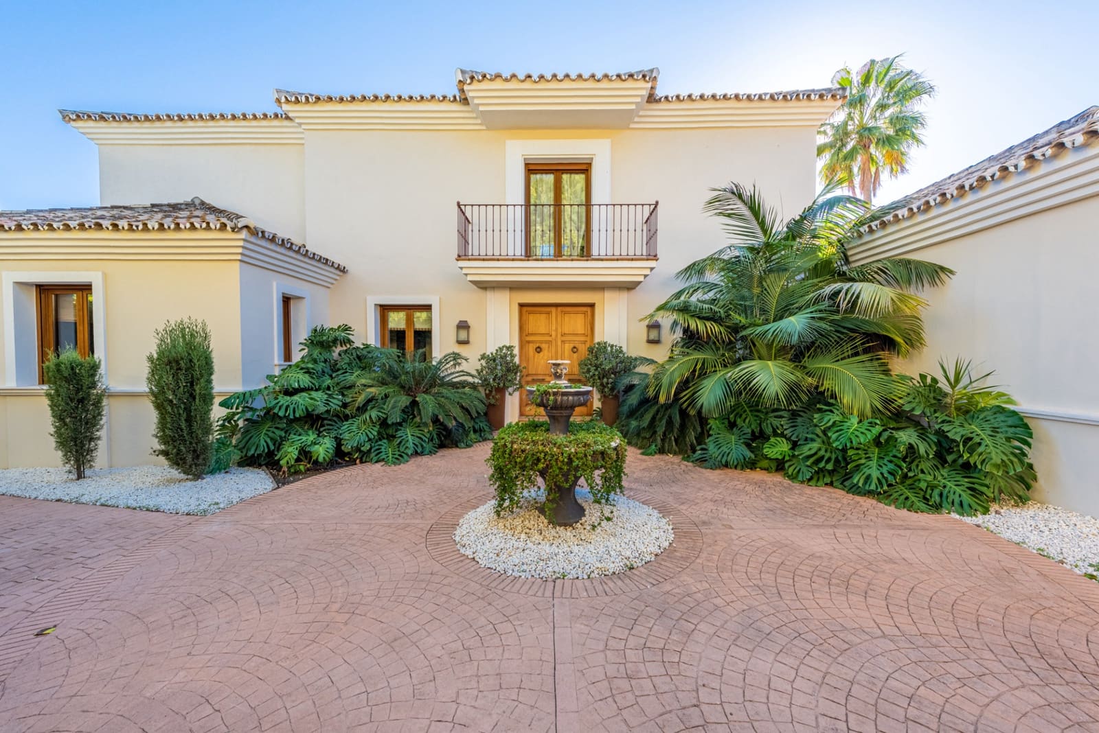 5 soverom Villa til salgs i Los Flamingos med svømmebasseng garasje - € 2 650 000 (Ref: 9239814)