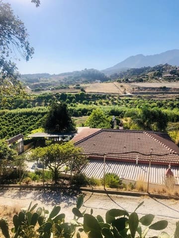 6 soverom Finca/Herregård til salgs i El Velerín, Estepona med svømmebasseng garasje - € 725 000 (Ref: 9239816)