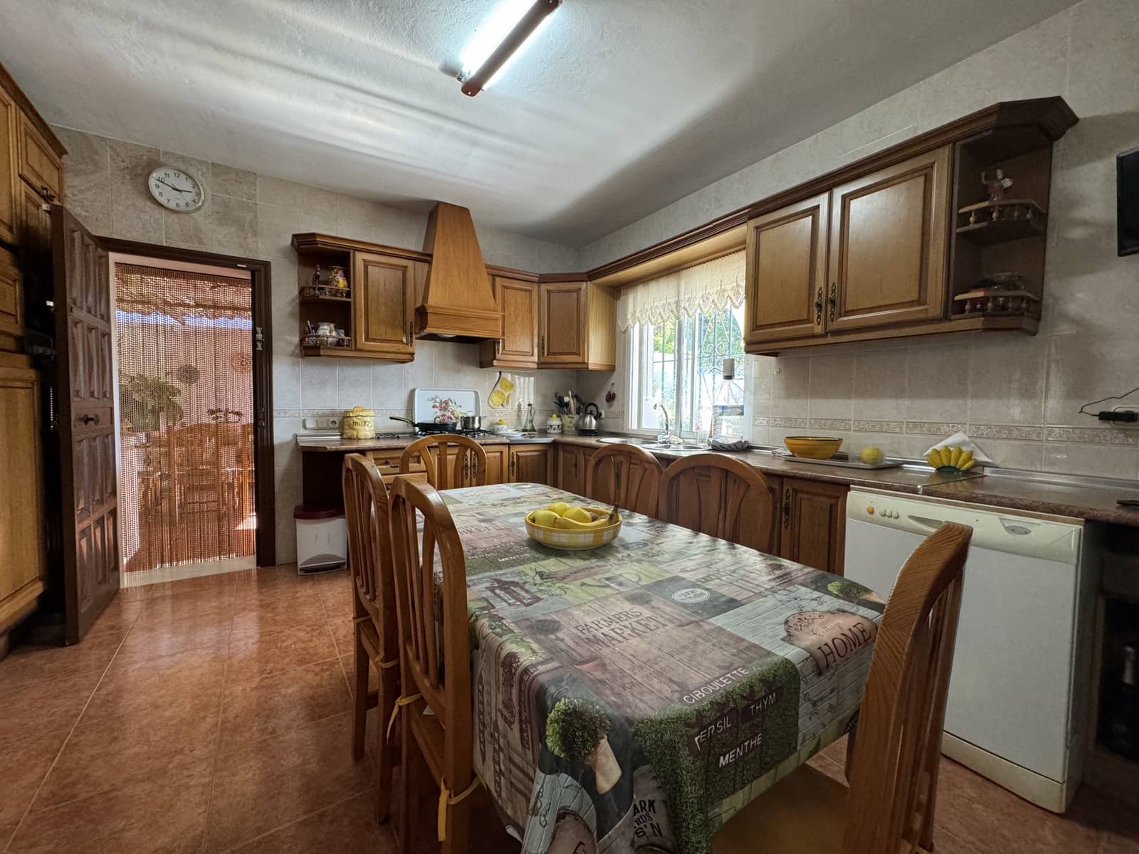 6 soveværelse Finca/Landehus til salg i Estepona med swimmingpool garage - € 725.000 (Ref: 9239816)