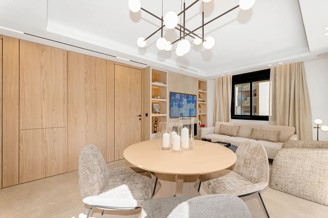 2 sypialnia Apartament na sprzedaż w Nueva Andalucía Centro, Marbella z basenem garażem - 749 000 € (Ref: 9239817)