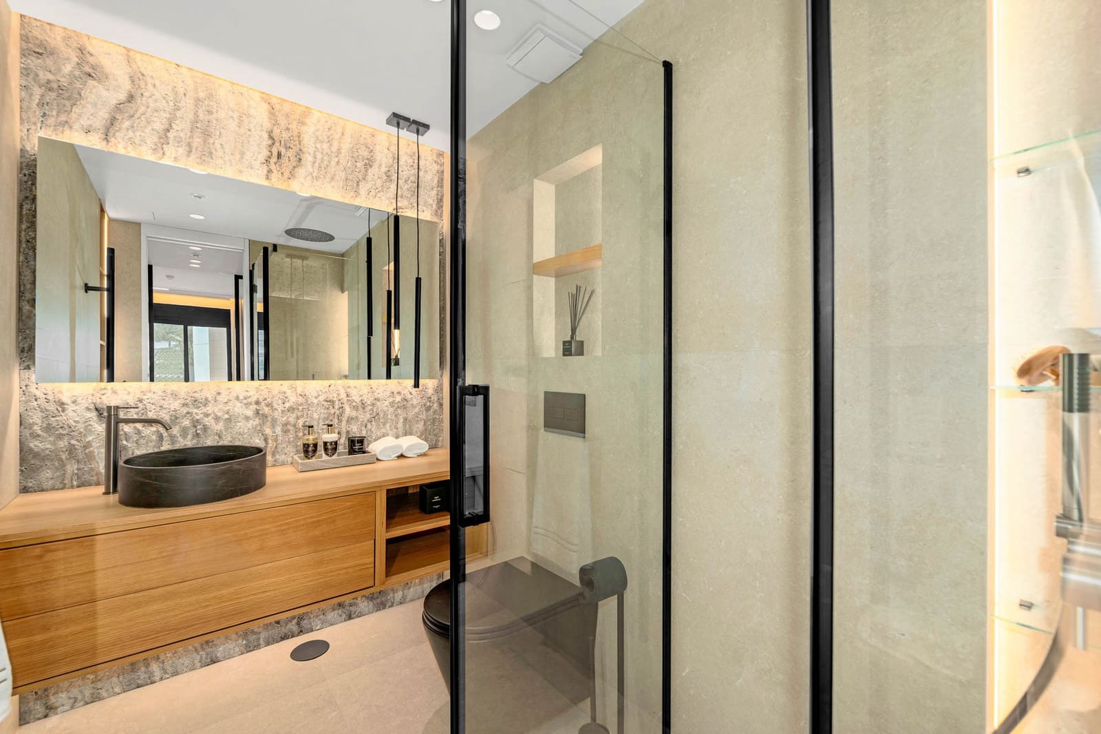 2 slaapkamer Appartement te koop in Marbella met zwembad garage - € 749.000 (Ref: 9239817)