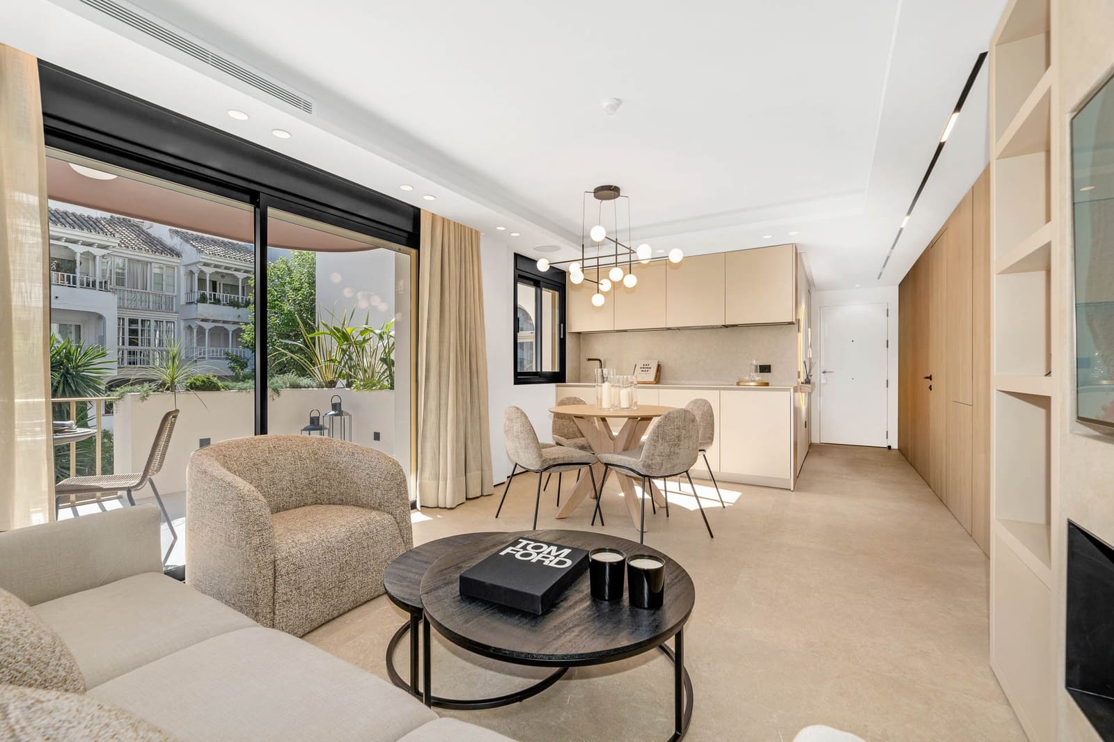2 soveværelse Lejlighed til salg i Marbella med swimmingpool garage - € 749.000 (Ref: 9239817)