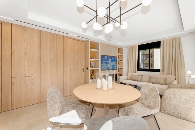 2 soverom Leilighet til salgs i Nueva Andalucía Centro, Marbella med svømmebasseng garasje - € 749 000 (Ref: 9239817)