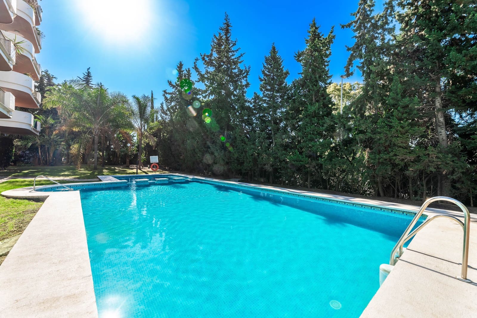 2 soveværelse Lejlighed til salg i Marbella med swimmingpool garage - € 749.000 (Ref: 9239817)