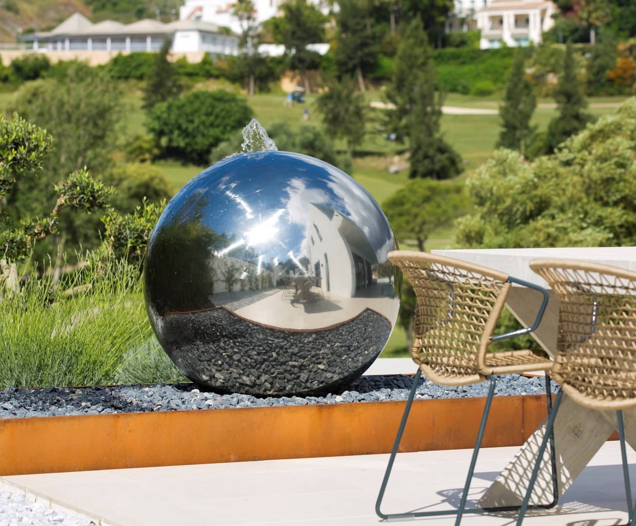 5 bedroom Villa for sale in Benahavis with pool garage - € 2,690,000 (Ref: 9239821)