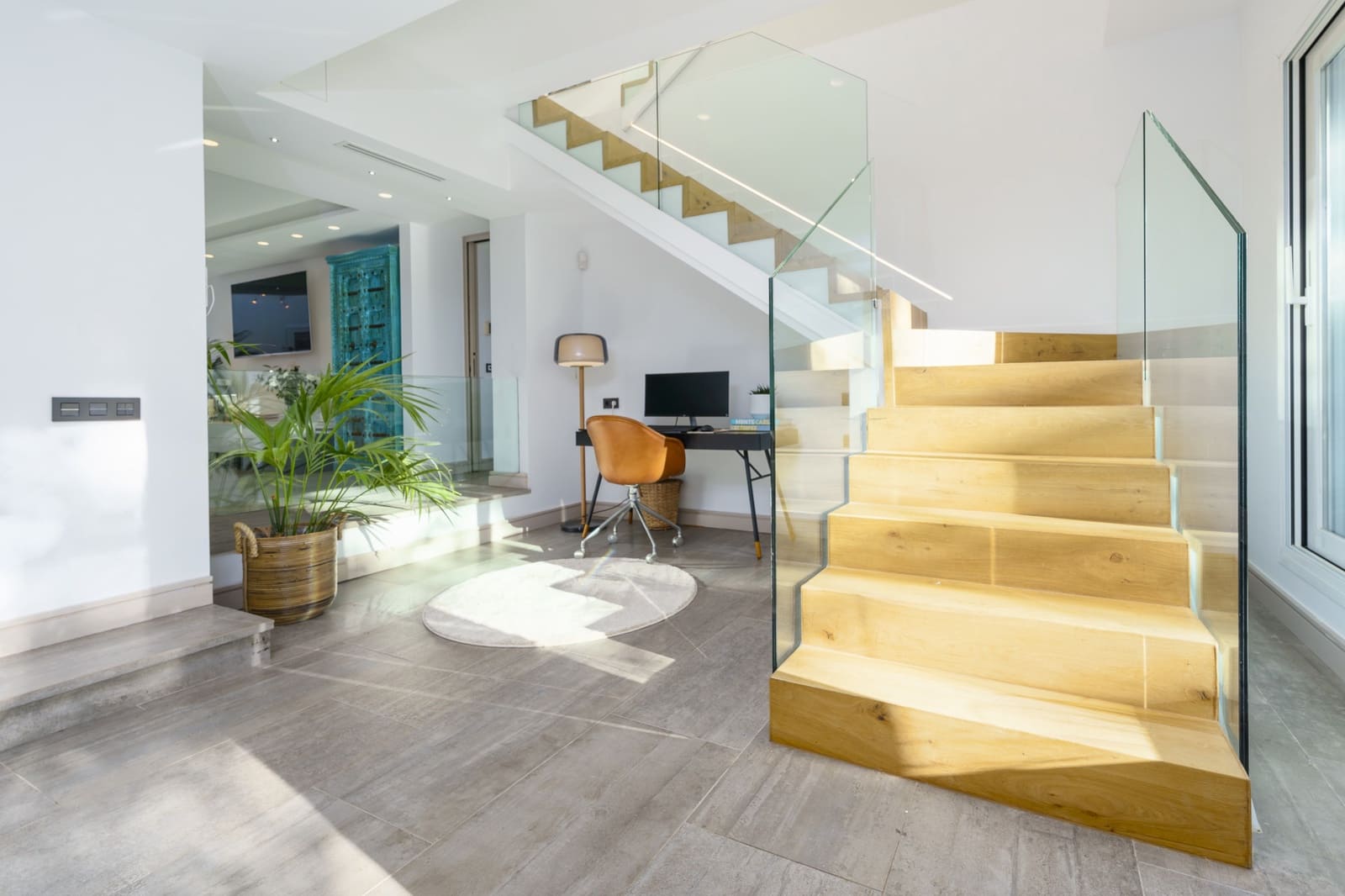 6 slaapkamer Villa te koop in Nueva Andalucia met zwembad garage - € 2.350.000 (Ref: 9239823)