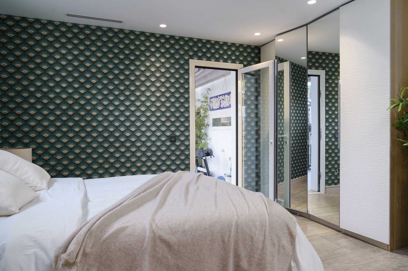 6 slaapkamer Villa te koop in Nueva Andalucia met zwembad garage - € 2.350.000 (Ref: 9239823)